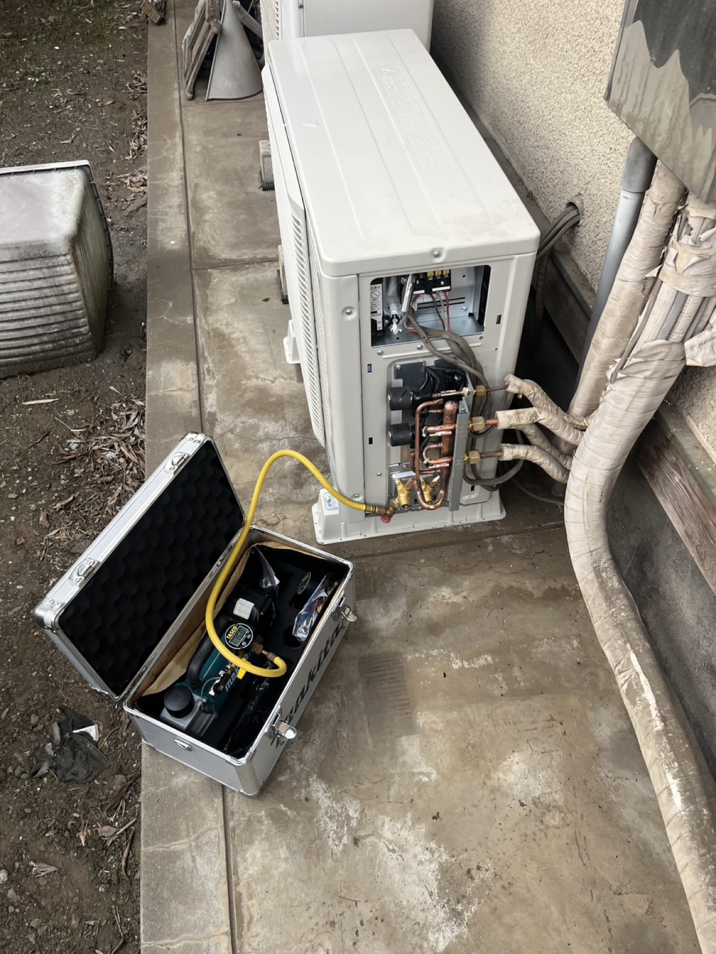 室外機の設置・工具ケース